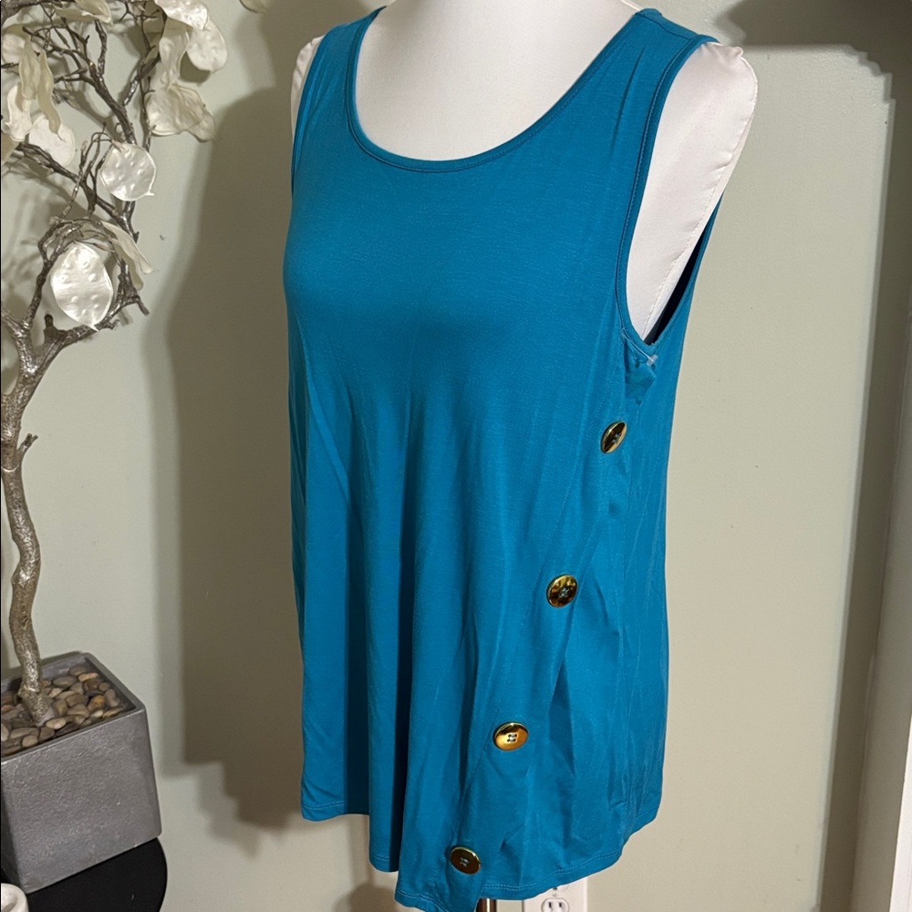Cable and Gauge Teal Tank Top with Side Buttons - Picture 2 of 3